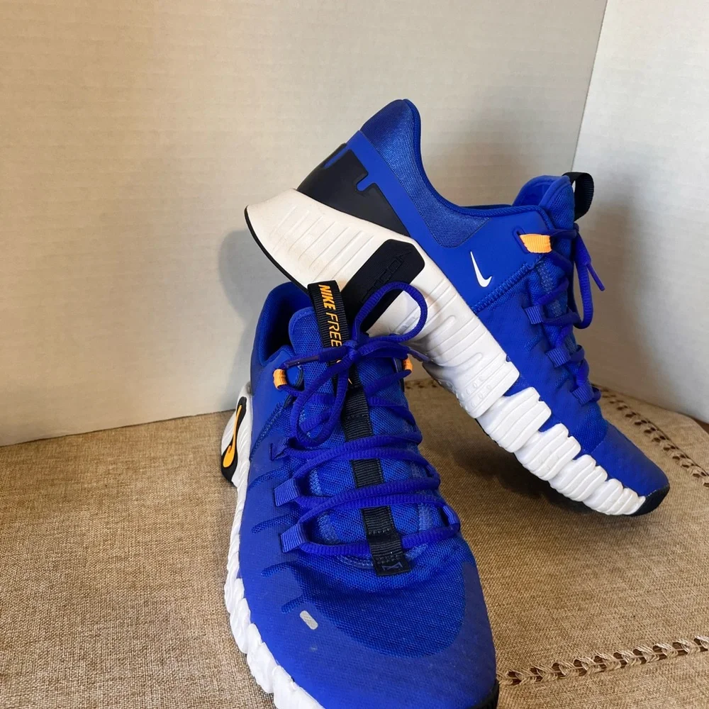 Nike Men's Blue Metcon Running Shoes - Picture 5 of 6